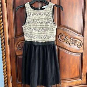 Speechless sleeveless lace and tulle dress- size XS